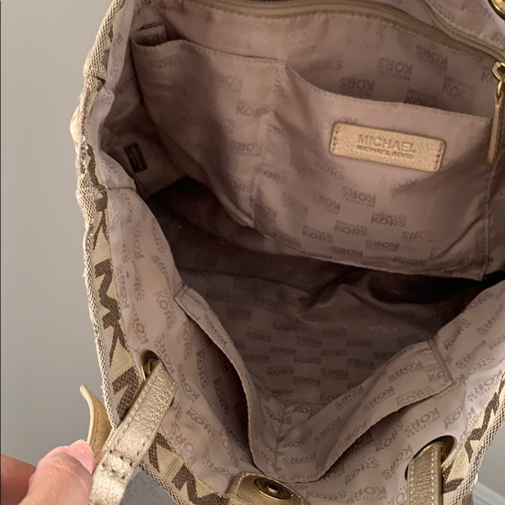 Purse - Picture 2 of 3